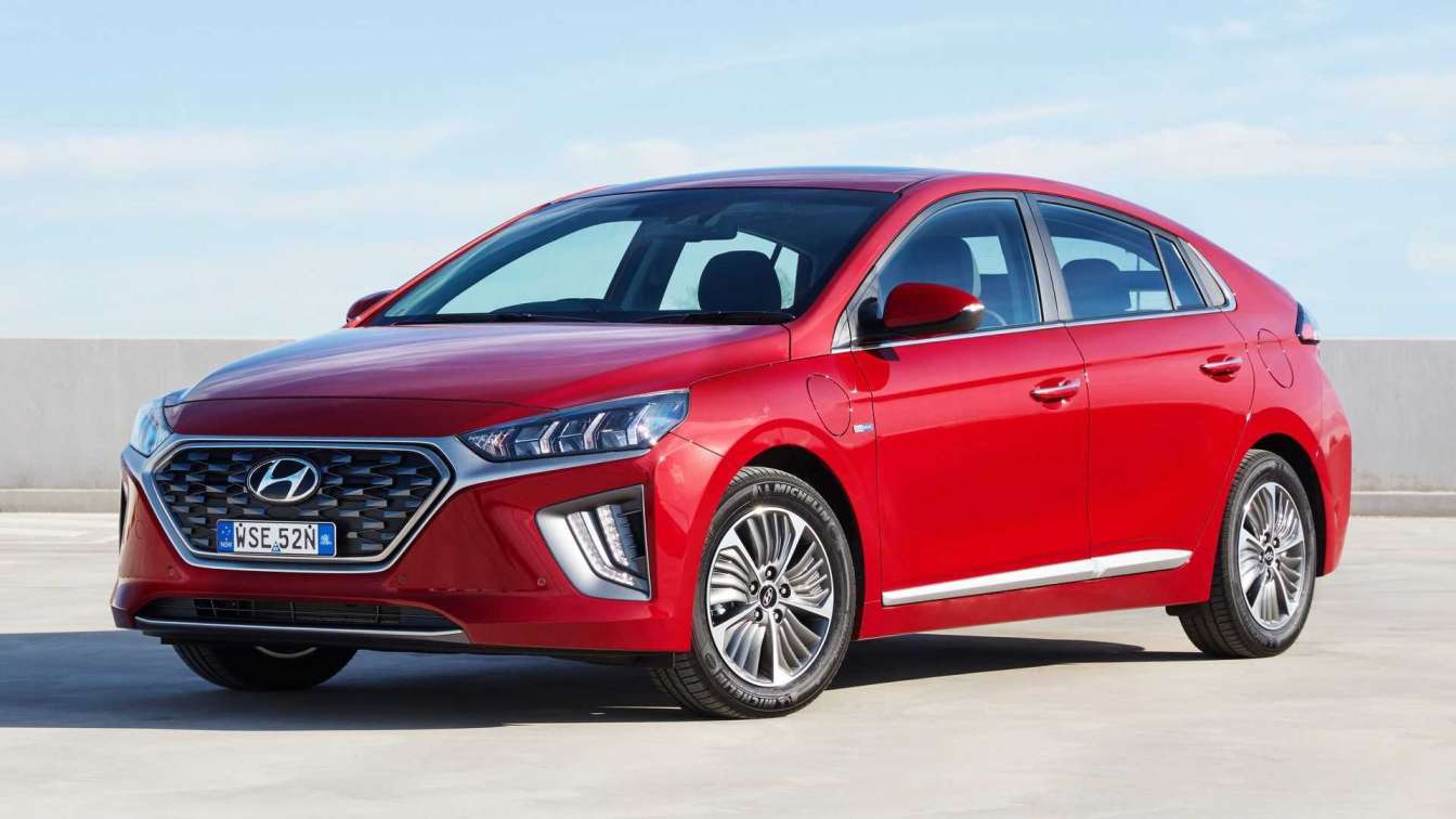 Hyundai Ioniq Plug-In Hybrid Review: Smart & Efficient Drive