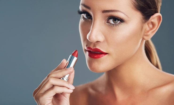 Moisturizing Lipstick for Mature Lips