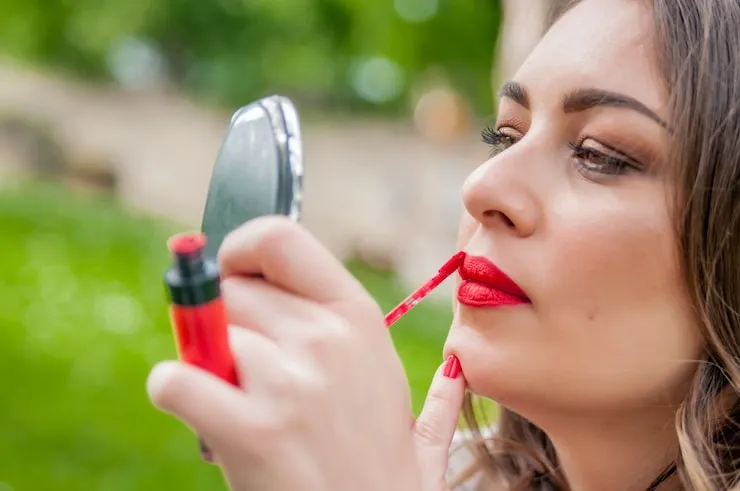 The Best Long Lasting Moisturizing Lipstick for Mature Lips