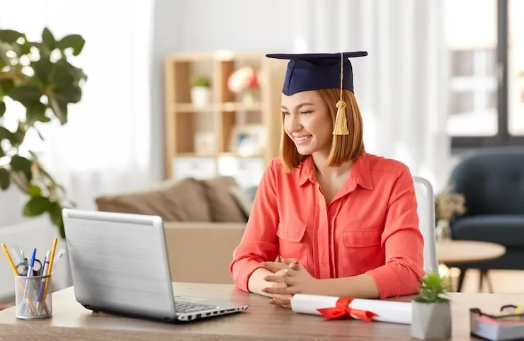 Achieve your degree with best online colleges today